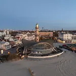 CBlue Ferienhaus am Yachthafen - Yacht