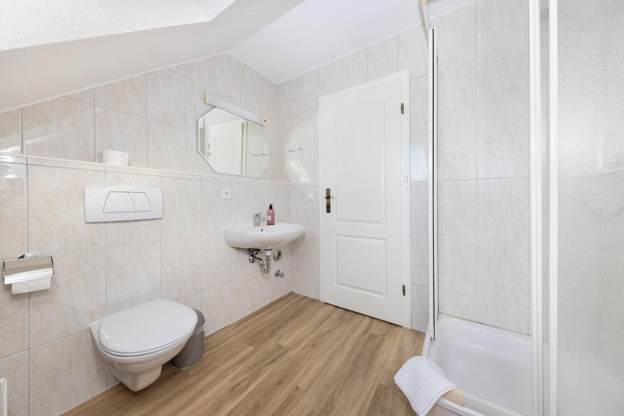 Cblue Am Yachthafen - Yacht